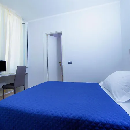 Venezia Hotell 3*